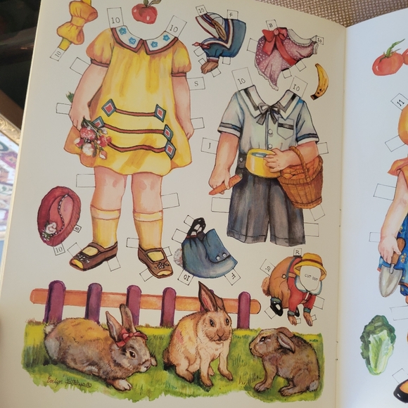 Paper doll book - Picture 4 of 6